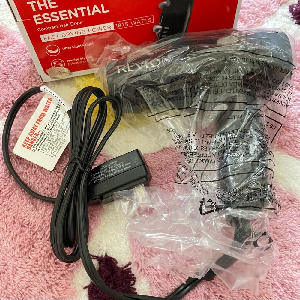 REVLON HAIR DRYER